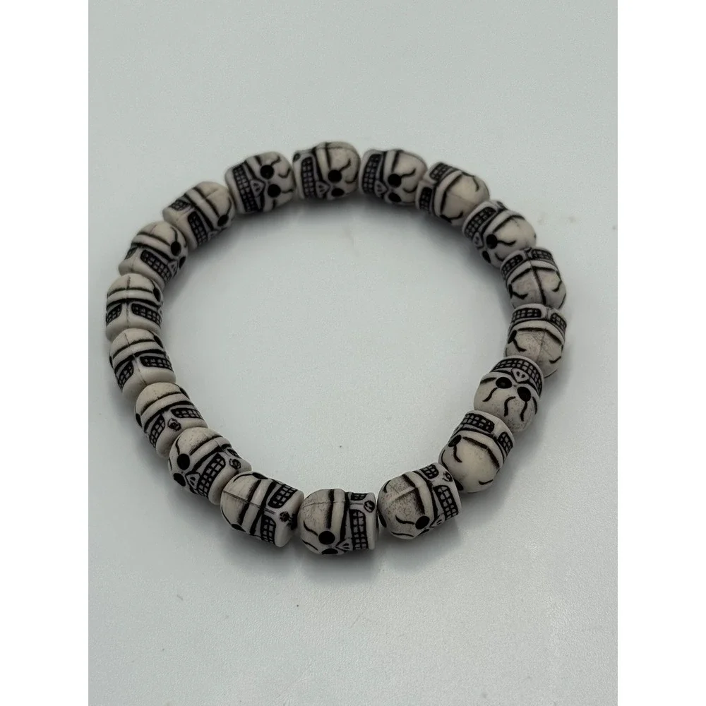 Unbranded Carved Skull Bead Stretch Bracelet White Black Gothic Tribal Style